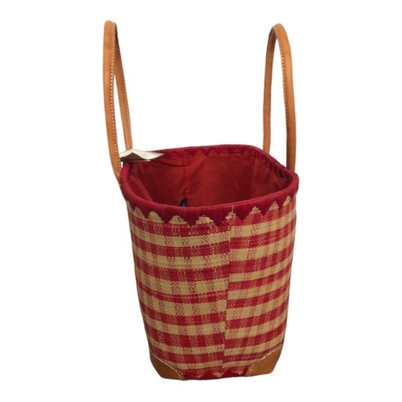 Red checkered Madagascar handcrafted structured raffia large straw wicker tote - Picture 7 of 12